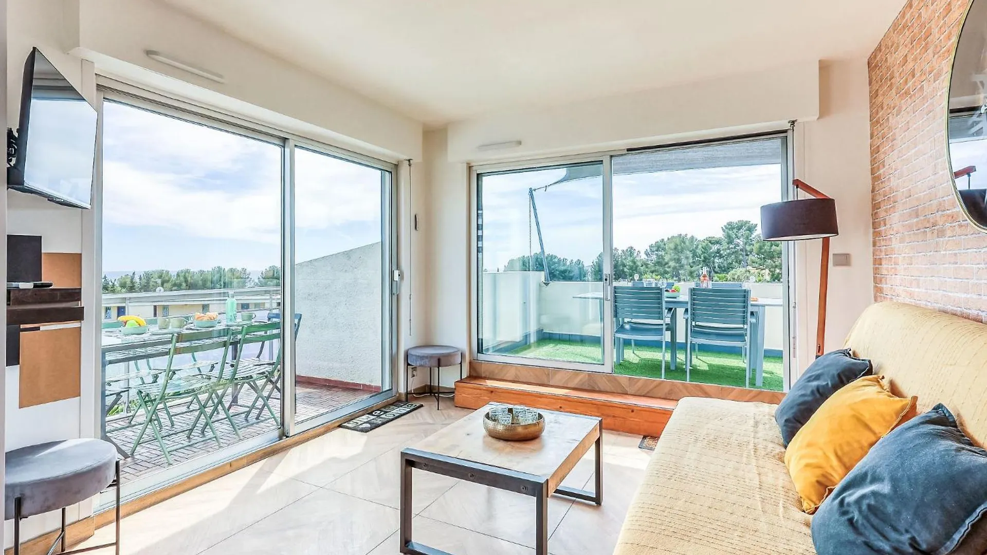 Apartment Le Fidji-2 By Interhome La Ciotat