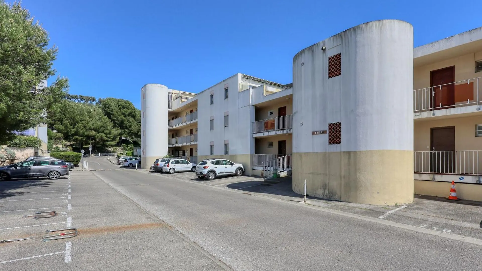Apartment Le Fidji-2 By Interhome Λα Σιοτά